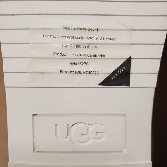 UGG Alameda Spotty Slip On - Picture 13 of 16